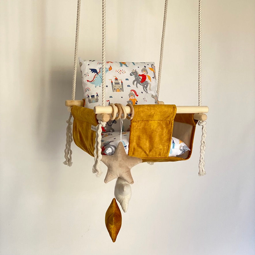 Thumbnail: Altalena per bambini sospesa per la casa colore dorato (collezione Stella)