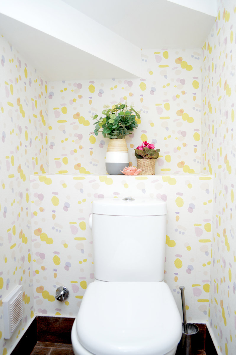 bao-de-visitas-con-papel-mural-colorido-2.jpeg