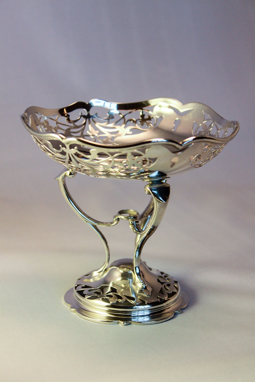 Art Nouveau pierced silver tazza