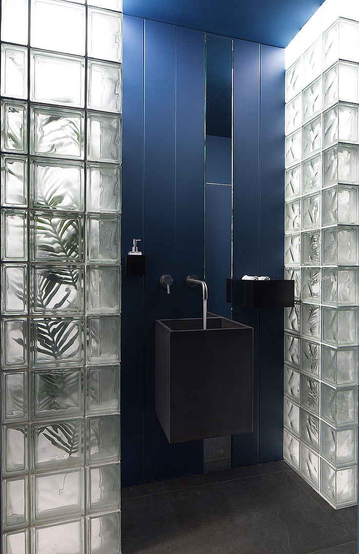 hospitality-bathroom-design-sydney-glass-blocks-blue-walls-azar.jpg