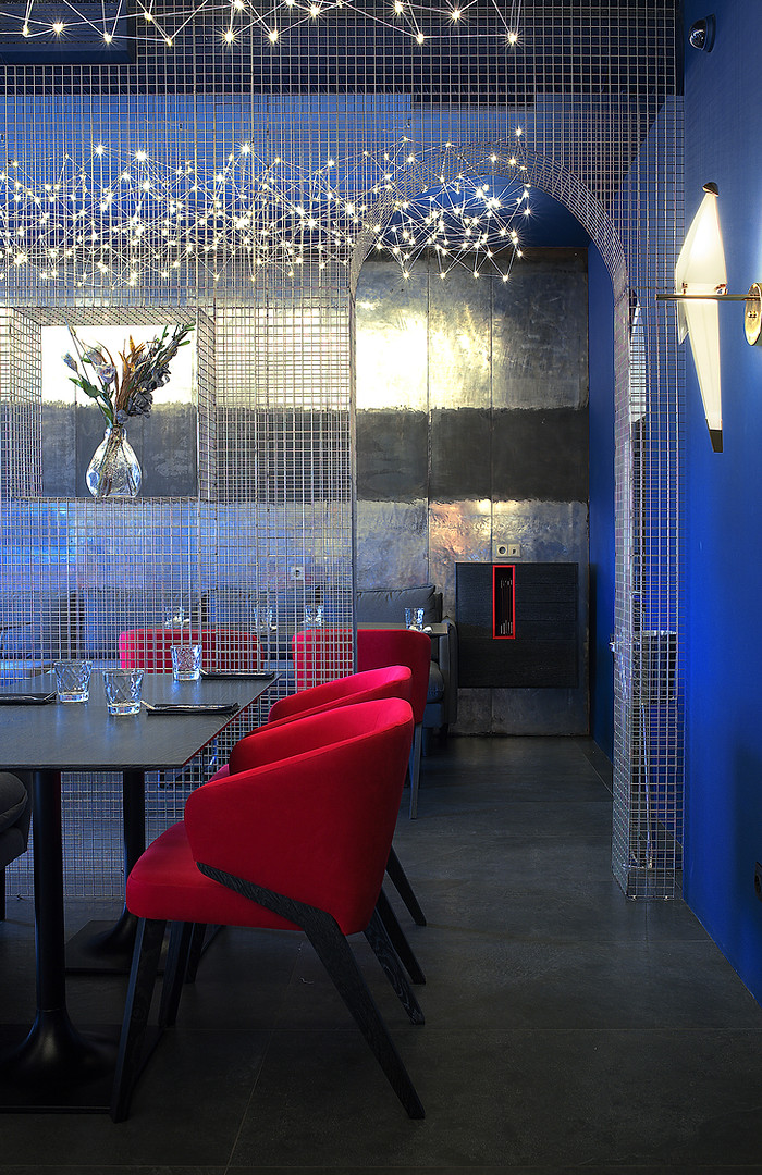 restaurant-interior-design-sydney-metal-mesh-red-chairs-azar.jpg