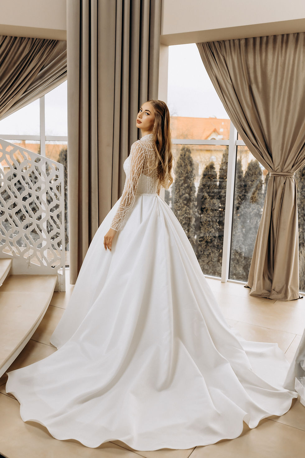 Прев'ю: Сукня з корсетом