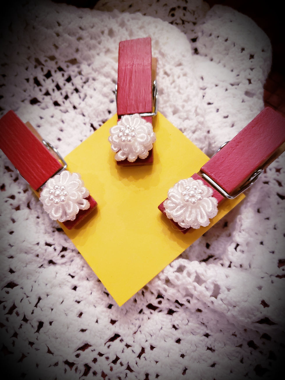 Thumbnail: Magnetic clips
