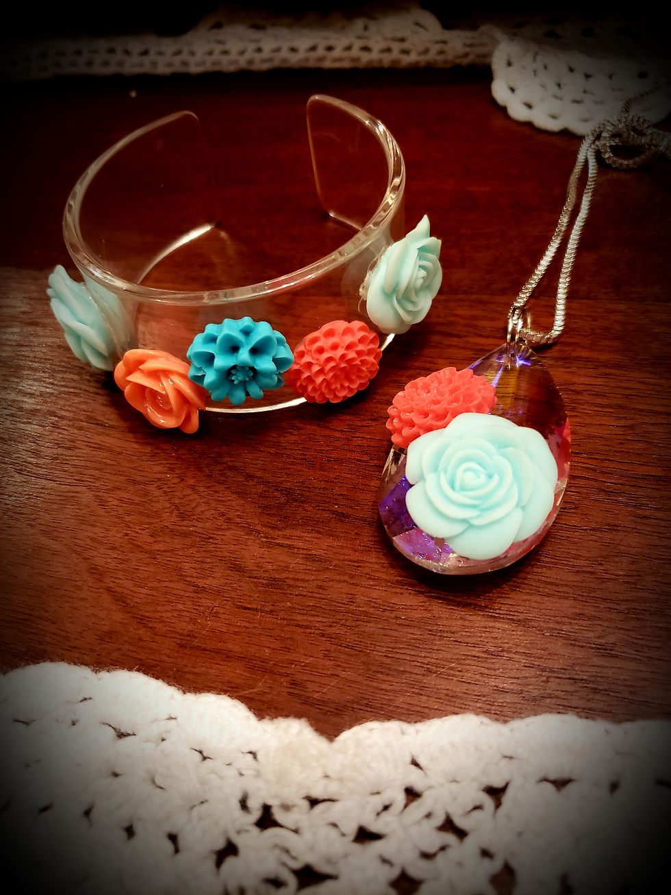 Thumbnail: Necklace and bracelet