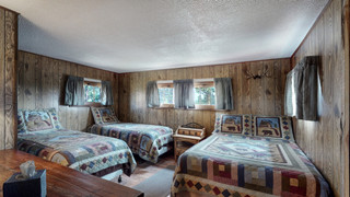 09-Bedroom.jpeg