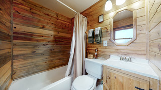 12-Bathroom-4.jpeg