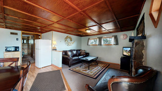 05-Living-Area-29.jpeg