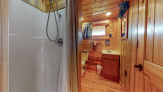 11-Bathroom-2.jpeg