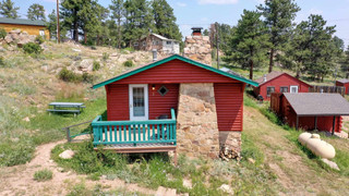 23-Cabin-Exterior.jpeg