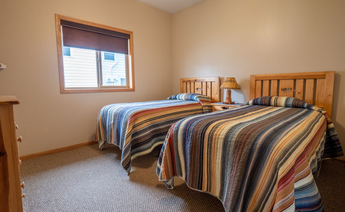 BarkysResortCabin1-5.jpg