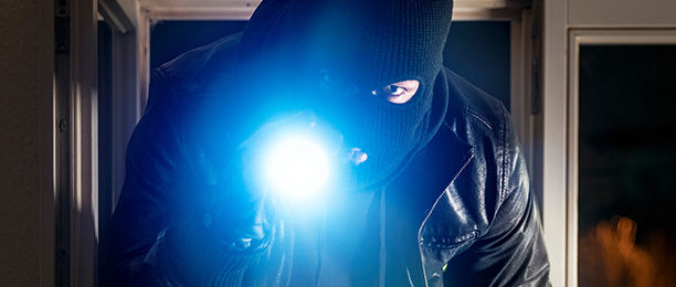 Langfinger unterwegs. Was in einer Haushaltsversicherung mitversichert ist.