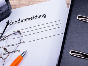 Wie du einen Versicherungsschaden richtig meldest.