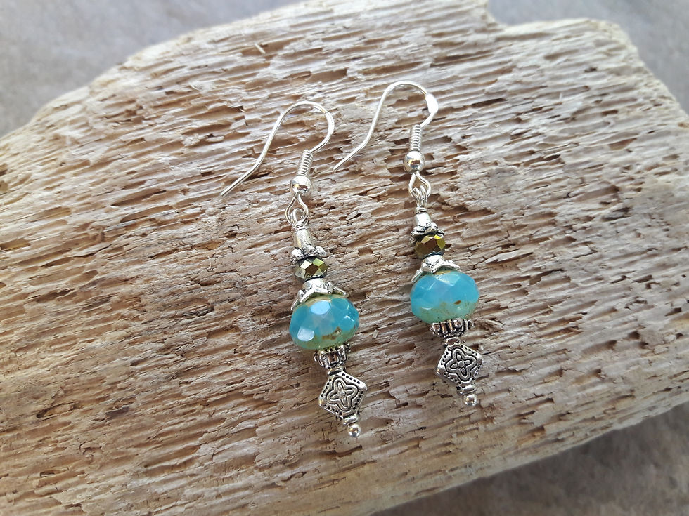 Thumbnail: s/n 079E Blue moon earrings