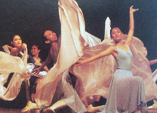 louise-hawke-Ballet-Muda-performance.jpg