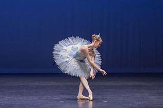 tayla-briggs-ballet-dancer-2r.jpg