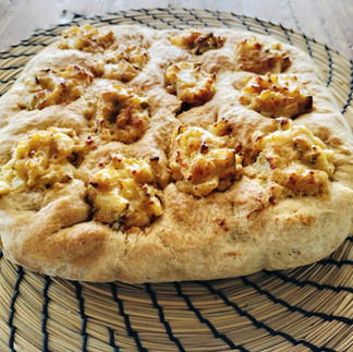 A plate of homemade focaccia with Lanzarote cheese.