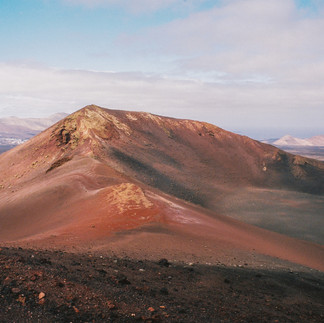 The "Montañas del Fuego" in the heart of Timanfaya National Park