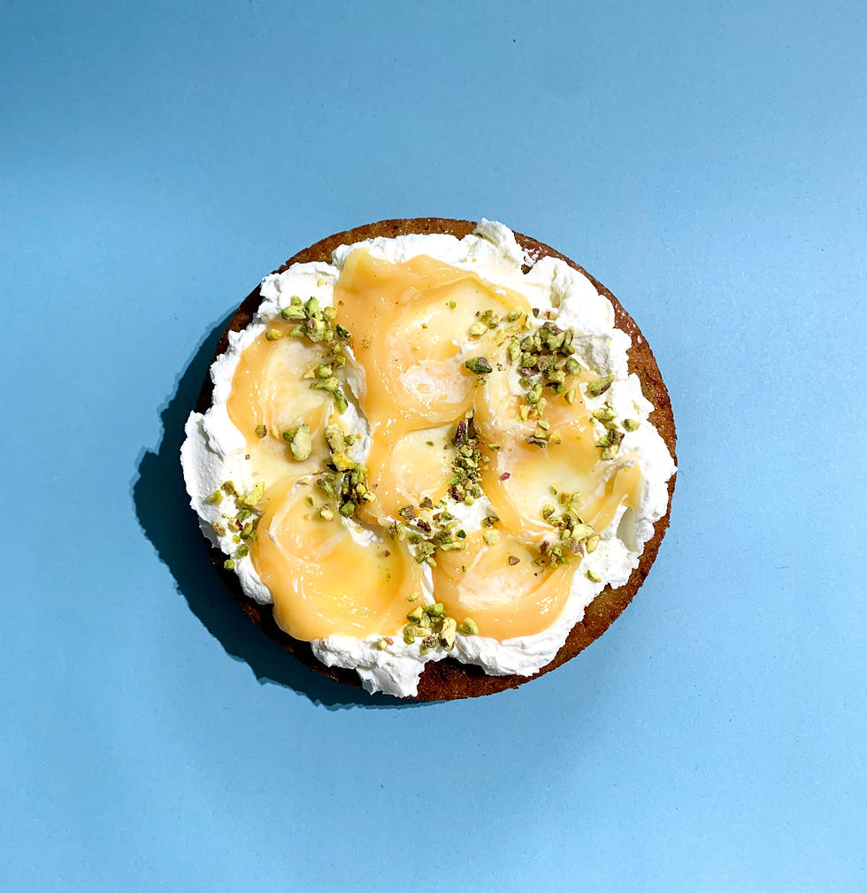 Thumbnail: Pistache courgette taart met lemon curd