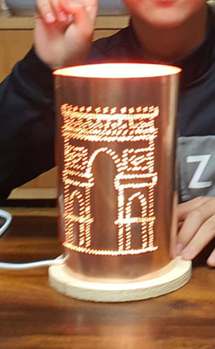 <파리의 추억>_황서현(경북 안동) 가족作