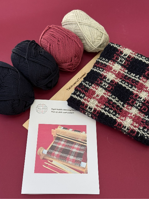tabbyandtweed-intermediate scarf weaving kit with yarn and pick up stick