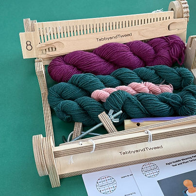 tabbyandtweed-scarf-weaving-loom-kit