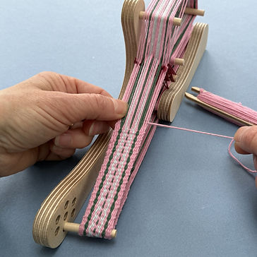 TabbyandTweed-travel-inkle-loom-weaving-kit