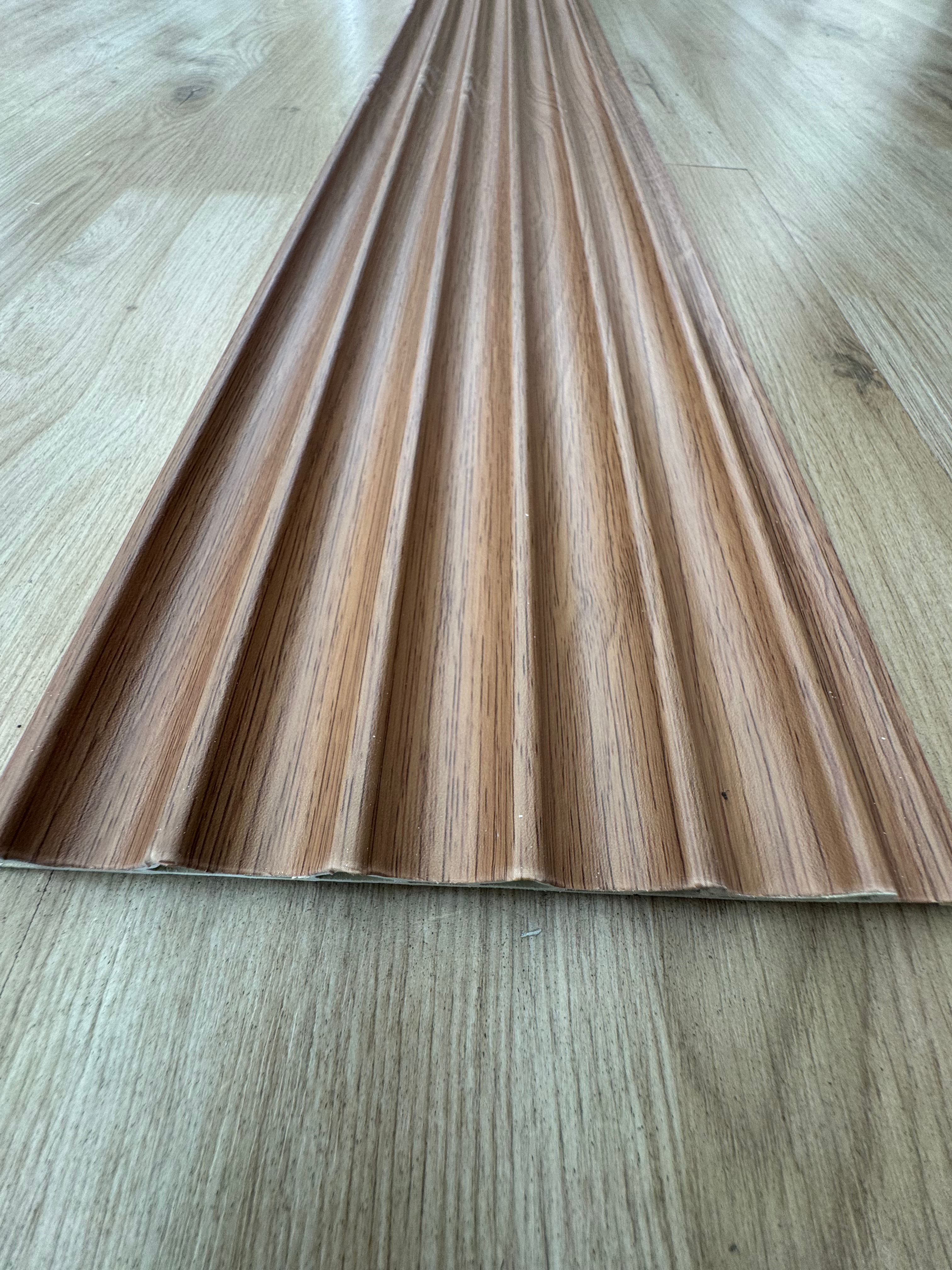 Pannello dogato ondulato E14