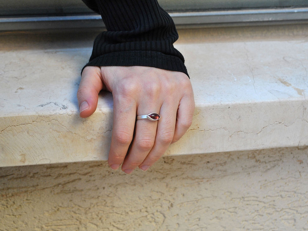 תמונה ממוזערת: טבעת טורמלין על יד