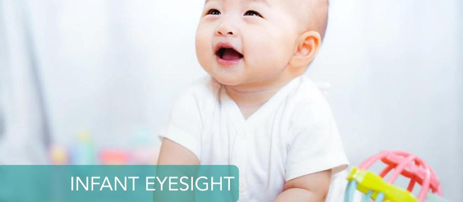 infant trying to see world