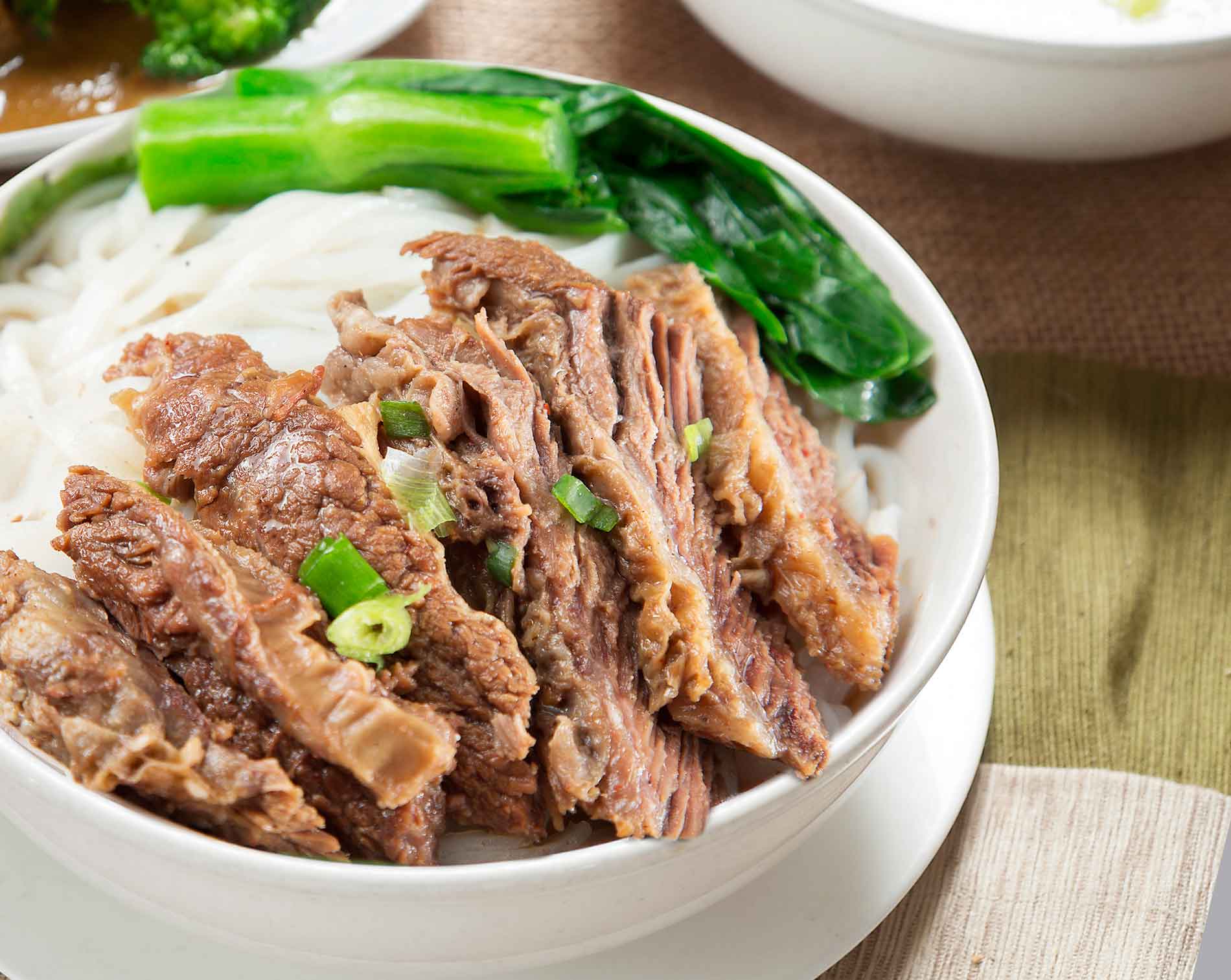 Sliced beef in chili oil