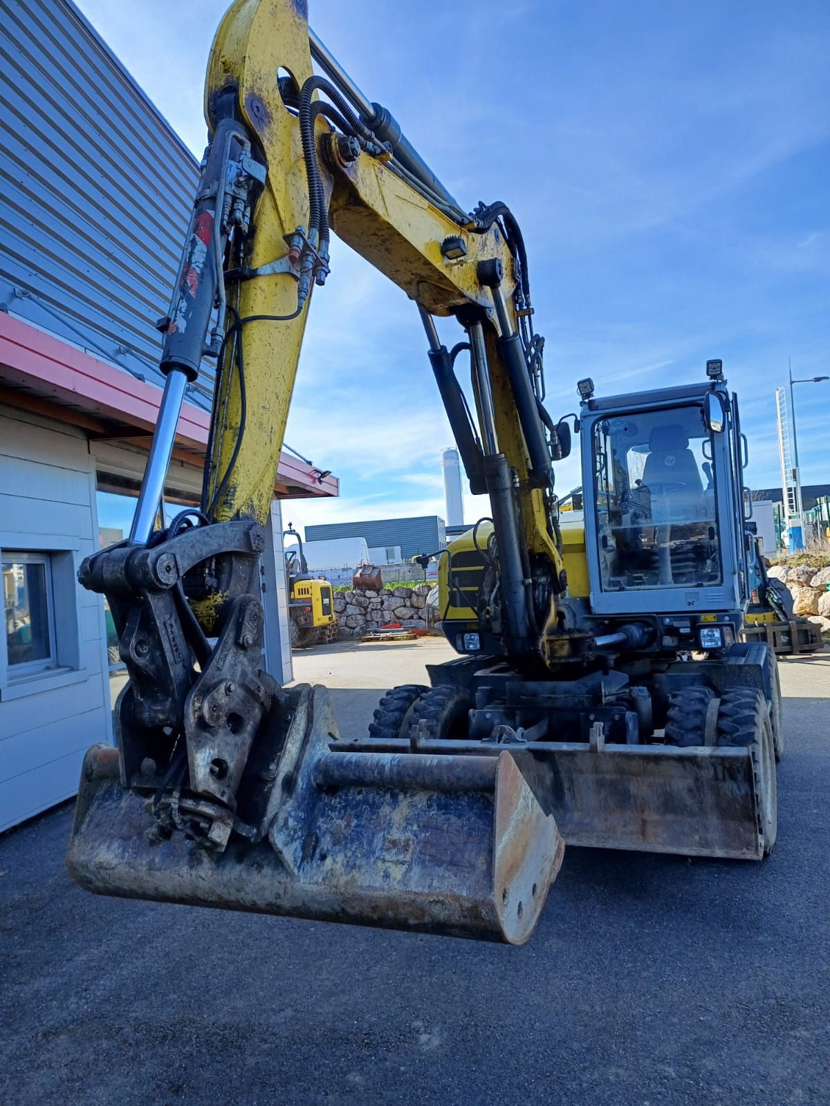 Pelle à pneus - Wacker Neuson - EW100