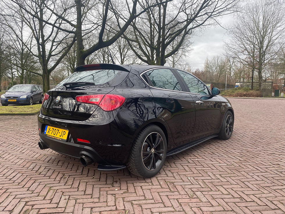 Thumbnail: Alfa Romeo Giulietta 1.4 T | Maxton Design Kit | Akrapovic