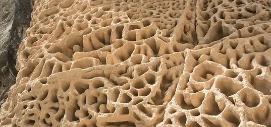 EROSION ROCA MONTE ARABI.webp