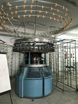 Circular knitting machine