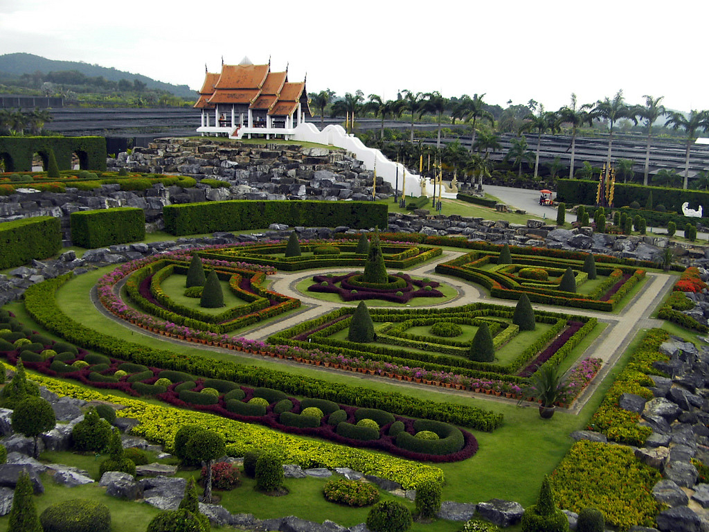 Nongnooch Garden +Cultural and Elephant Show + Buffet Halal Lunch