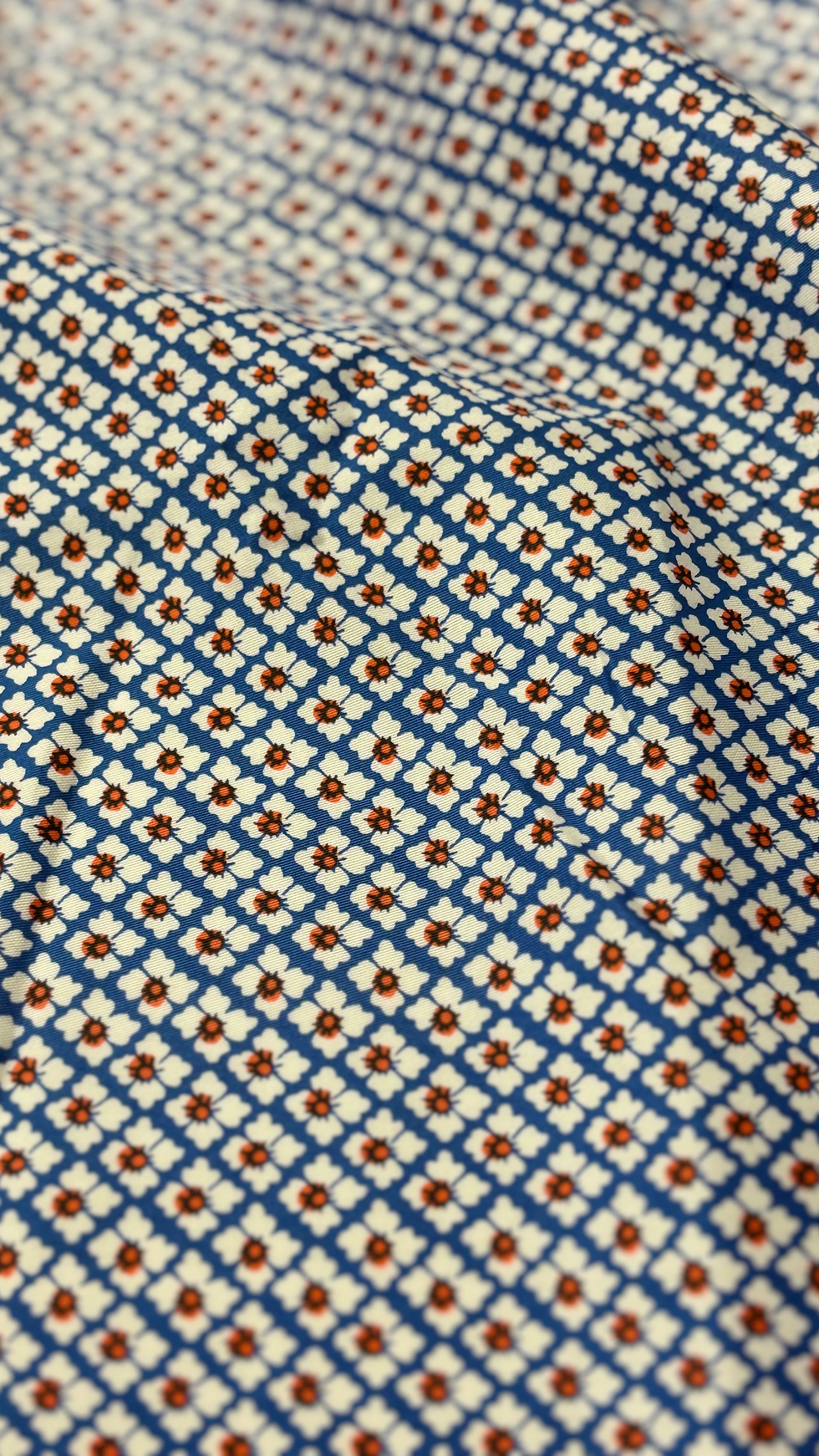 Miniatura:  Malha azul-marinho e vermelho