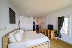 ริมน้ำ 9-11