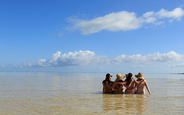 beach image 4 girls.jpg