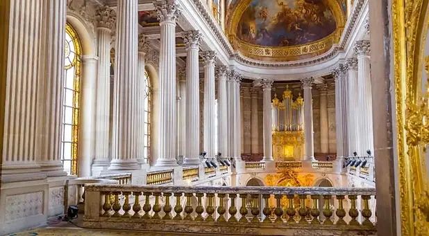 Versailles Palace inside.webp
