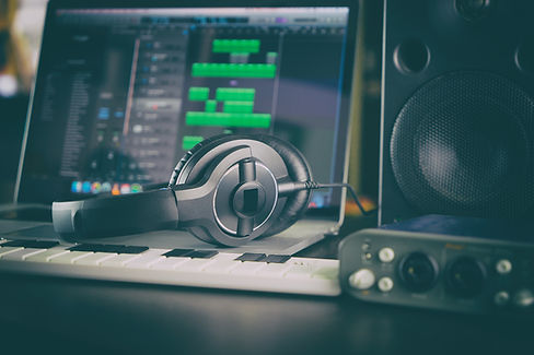 home-studio-computer-music-station-portable-set-up.jpg