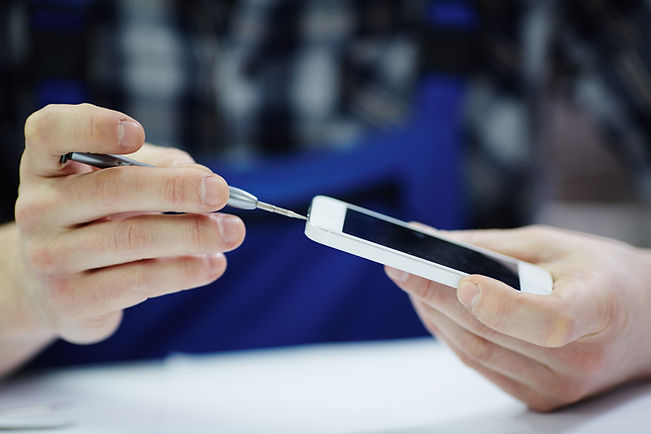cell phone repair center