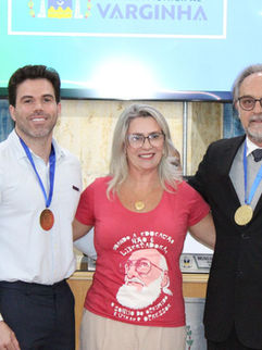 UNIFAL RECEBE COMENDA DO MÉRITO EDUCACIONAL IRMÃ NOEMI EM SOLENIDADE NA CÂMARA DE VARGINHA