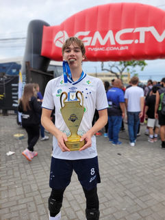 De Varginha para o Pódio Nacional: Alexandre Campos Conquista a Copa Paraná de Vôlei