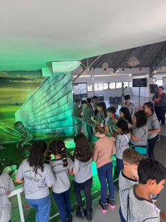 ALUNOS DE SÃO LOURENÇO VISITAM O MEMORIAL DO ET EM VARGINHA