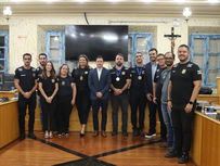 POLICIAIS CIVIS SÃO HOMENAGEADOS COM A "COMENDA ALFERES TIRADENTES" NA CÂMARA DE VARGINHA