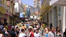 ACIV PROMOVE AÇÃO ESPECIAL NO CALÇADÃO DE VARGINHA NA VÉSPERA DO DIAS DOS PAIS