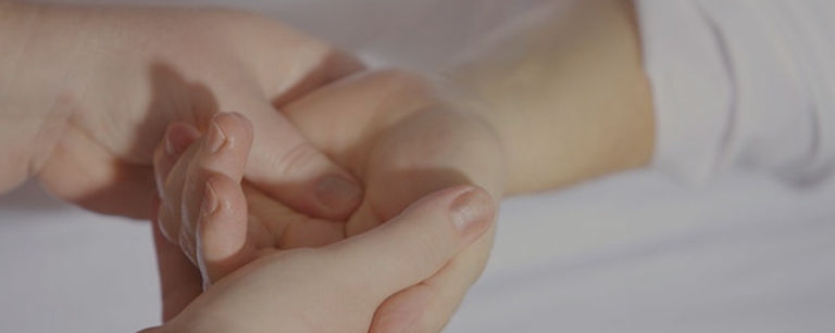 treatment-finger-keep-hand-161477_edited