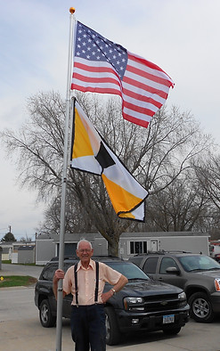 howard and flagpole.JPG