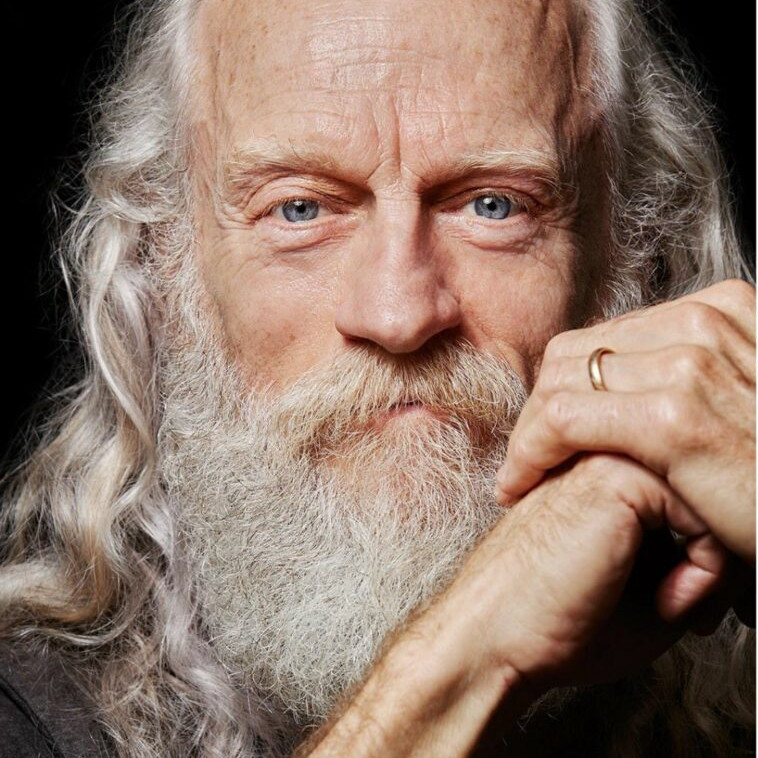Russell Hodgkinson Headshot