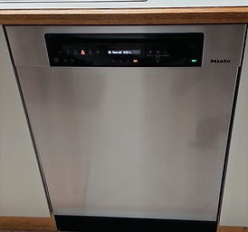 Dishwasher built under_edited.jpg